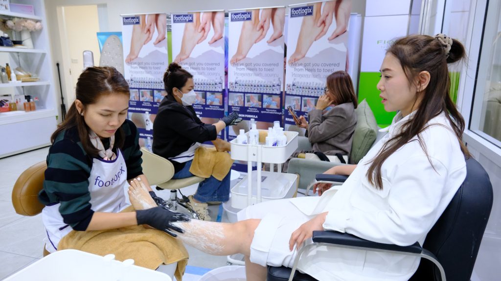 Hair @ Nails ตัวแทนจำหน่ายผลิตภัณฑ์สปาเท้า footlogix