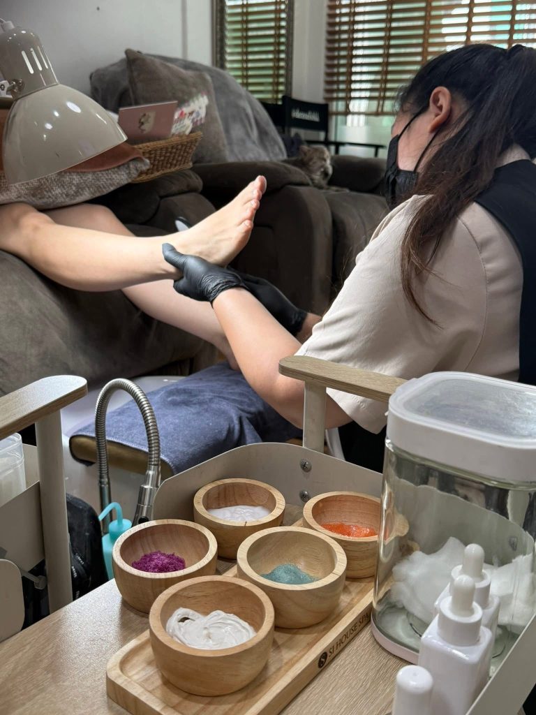 DARA Nails ตัวแทนจำหน่ายผลิตภัณฑ์สปาเท้า footlogix