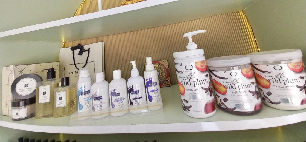 Dewi nails & spa ตัวแทนจำหน่ายผลิตภัณฑ์สปาเท้า footlogix