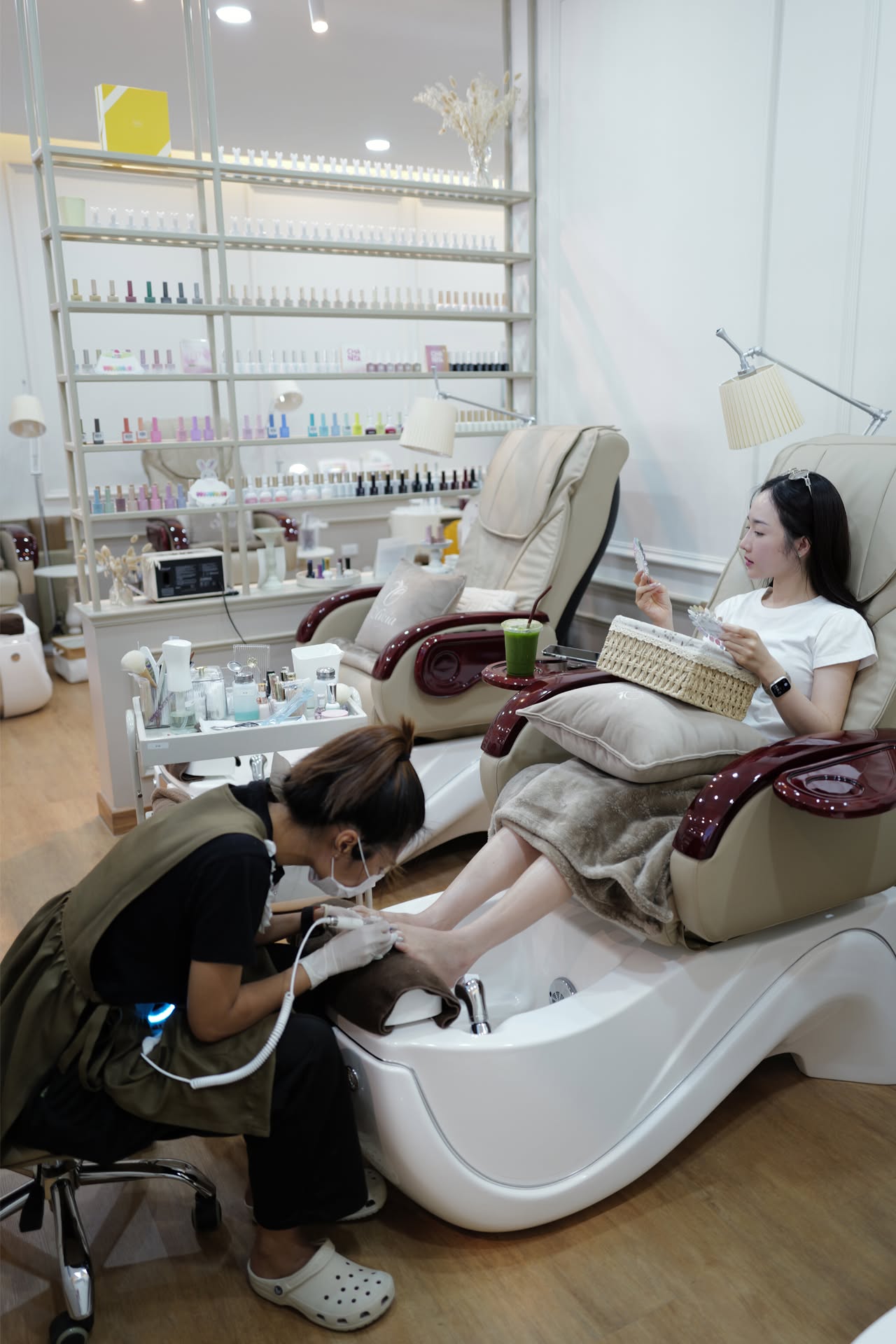 Olivia nail spa ตัวแทนจำหน่ายผลิตภัณฑ์สปาเท้า footlogix
