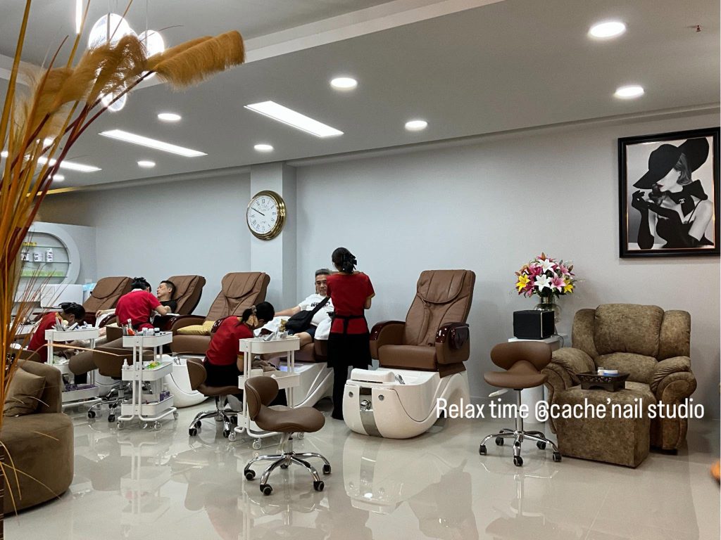 Caché nails studio & beauty ตัวแทนจำหน่ายผลิตภัณฑ์สปาเท้า footlogix