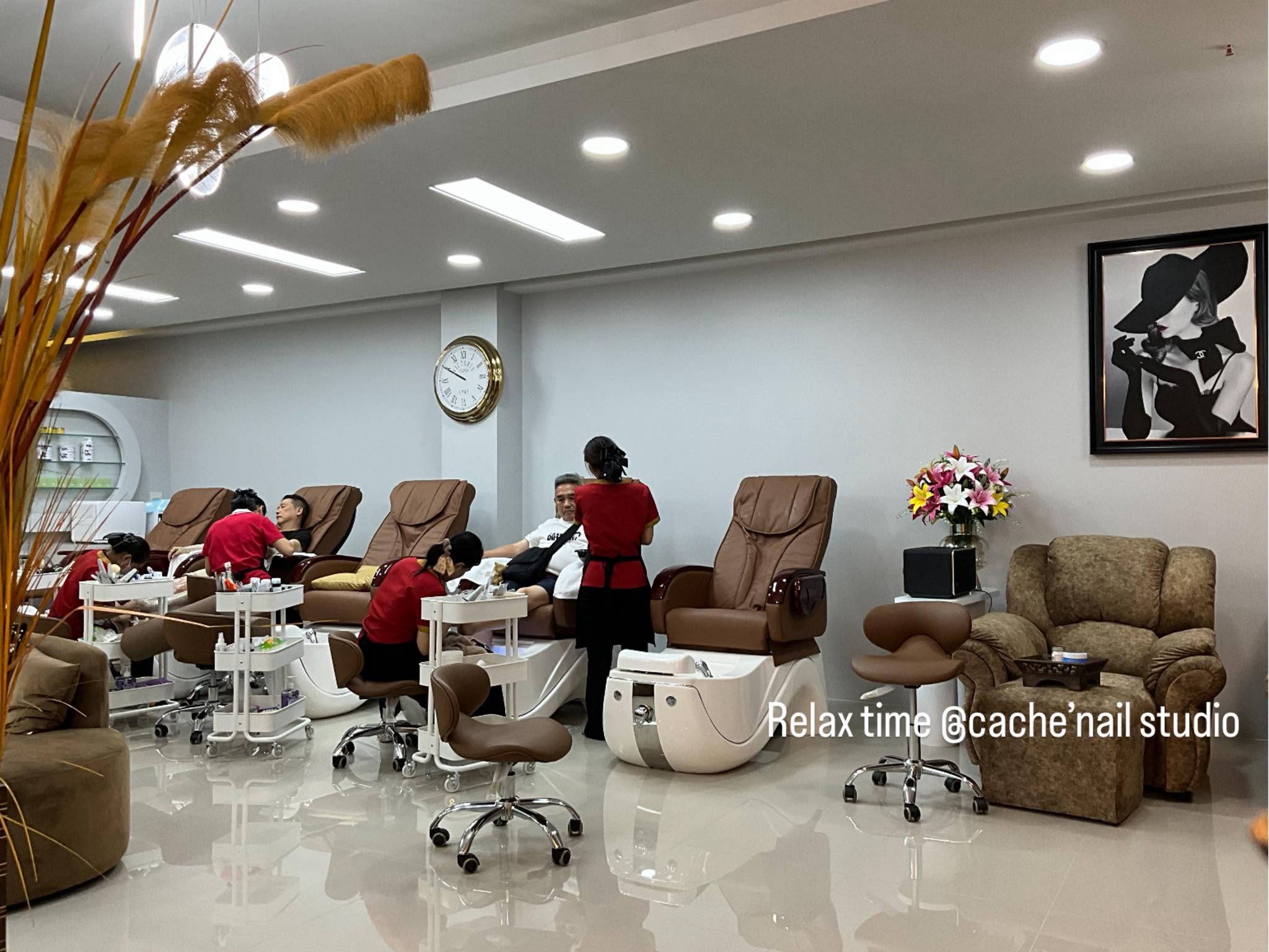 Caché nails studio & beauty ตัวแทนจำหน่ายผลิตภัณฑ์สปาเท้า footlogix